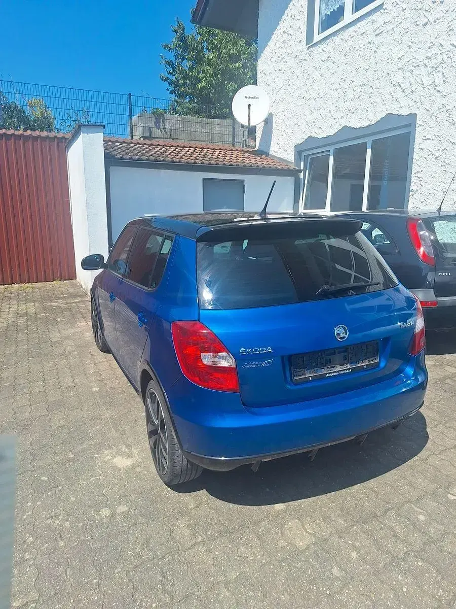 Gebraucht Skoda Fabia Monte Carlo 105 PS (77 kW) 2014 Blau Limousine