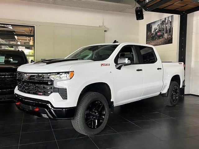 Gebraucht Chevrolet Silverado 426 PS (313 kW) 2024 Weiß SUV