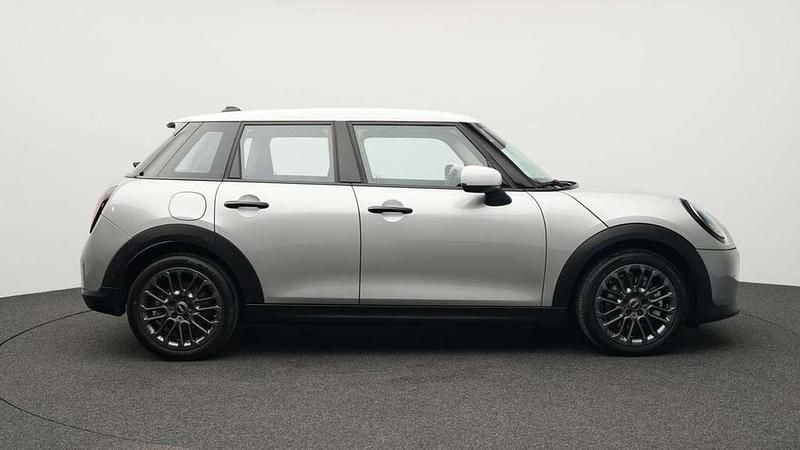Usata Mini Cooper Classic 156 CV (114 kW) 2024 Grigio Utilitaria