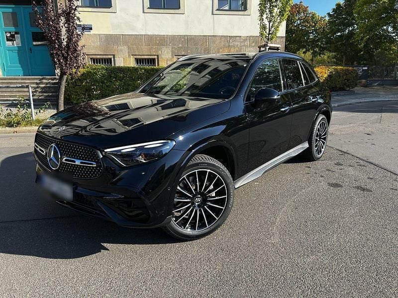 Schwarz Gebraucht 2023 Mercedes GLC300e SUV | 54.999 € (Superpreis) - Bild 1/4