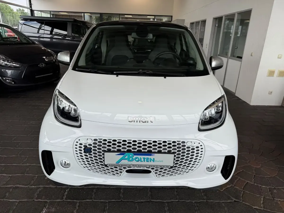 Gebraucht Smart ForTwo Coupé Exclusive 60 kW (82 PS) 2024 Silber Kleinwagen