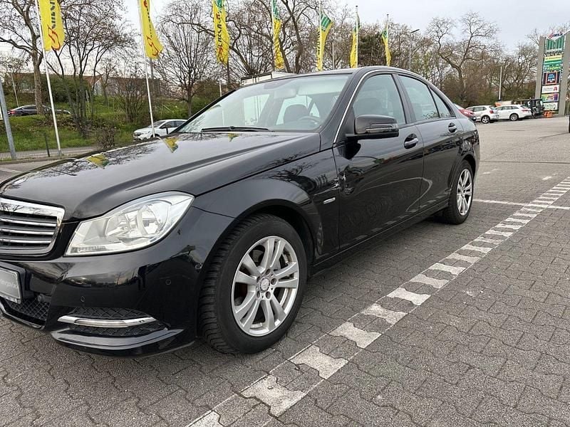 Gebraucht Mercedes C180 156 PS (114 kW) 2011 Schwarz Limousine