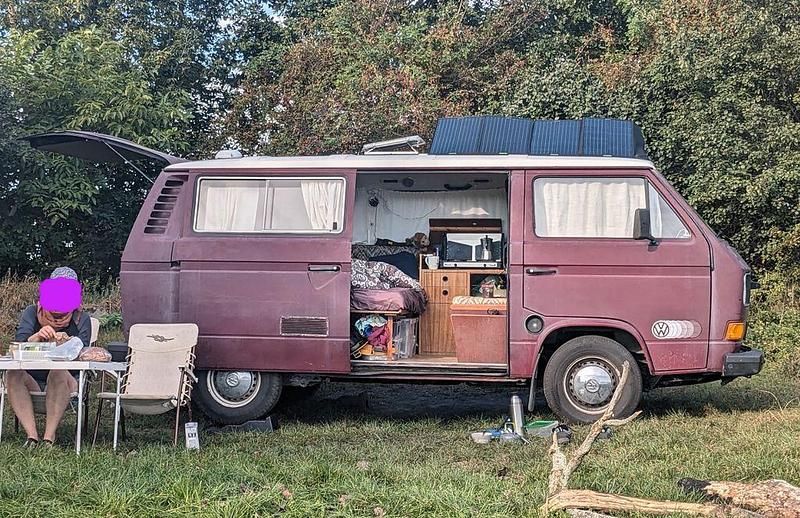 Rot Gebraucht 1980 VW T3 Van | 7.900 € - Bild 1/4