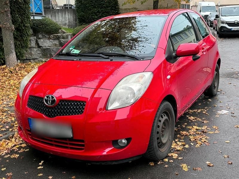 Gebraucht Toyota Yaris 84 PS (61 kW) 2007 Rot Kleinwagen