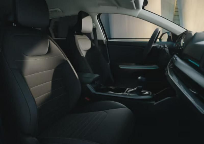 Neu Kia K4 150 PS (110 kW) 2026 Auroraschwarz metallic Limousine