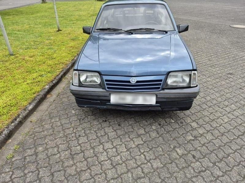 Gebraucht 1987 Opel Ascona Limousine | 950 € - Bild 1/4