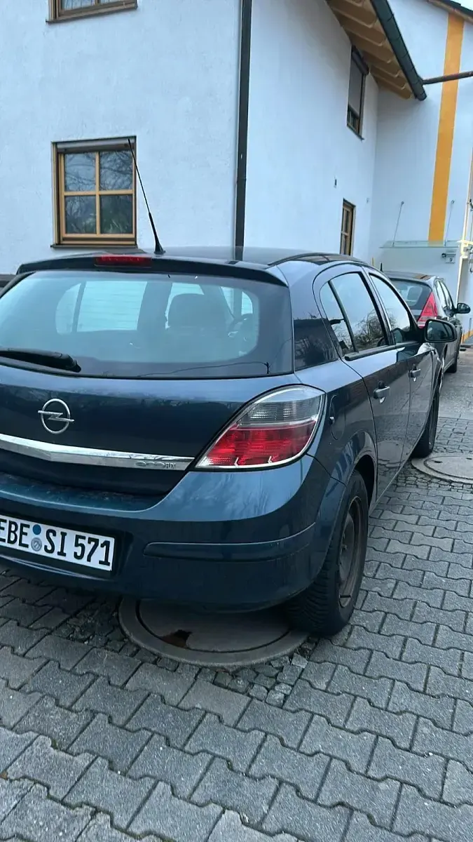 Usata Opel Astra 90 CV (66 kW) 2009 Blu Berlina