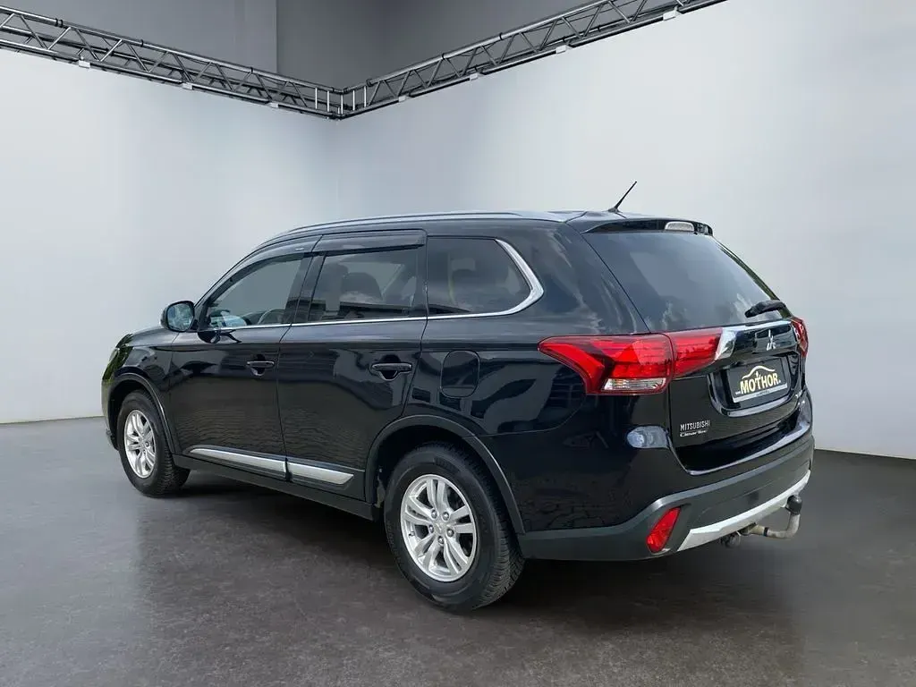 Gebraucht Mitsubishi Outlander 150 PS (110 kW) 2016 Schwarz SUV