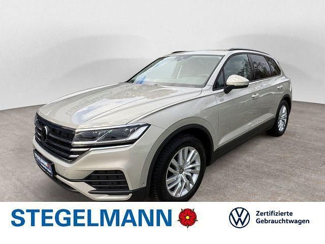 Sechura beige metallic Gebraucht 2025 VW Touareg SUV | 55.890 € (Superpreis) - Bild 1/4