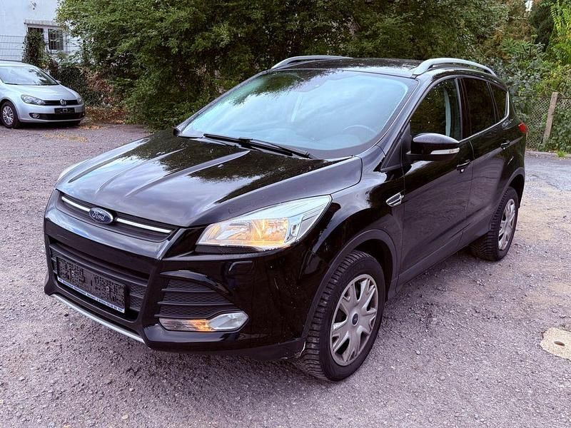 Gebraucht Ford Kuga Trend 150 PS (110 kW) 2016 Schwarz SUV