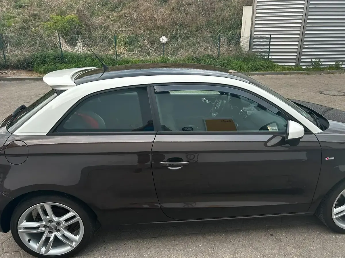 Gebraucht Audi A1 2011 Braun Kleinwagen