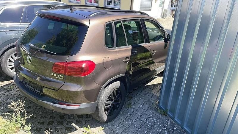 Gebraucht VW Tiguan Trendline 140 PS (102 kW) 2012 Braun SUV