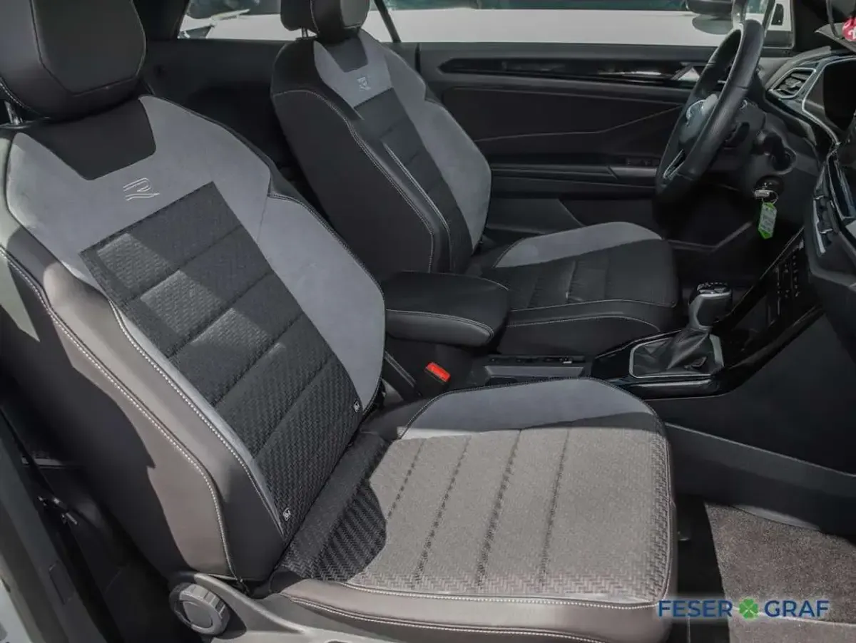 Gebraucht VW T-Roc Cabriolet R-line 150 PS (110 kW) 2025 Pure white Cabrio