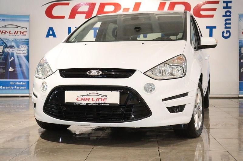 Weiß Gebraucht 2010 Ford S-MAX S Van / Kleinbus | 6.888 € - Bild 1/4