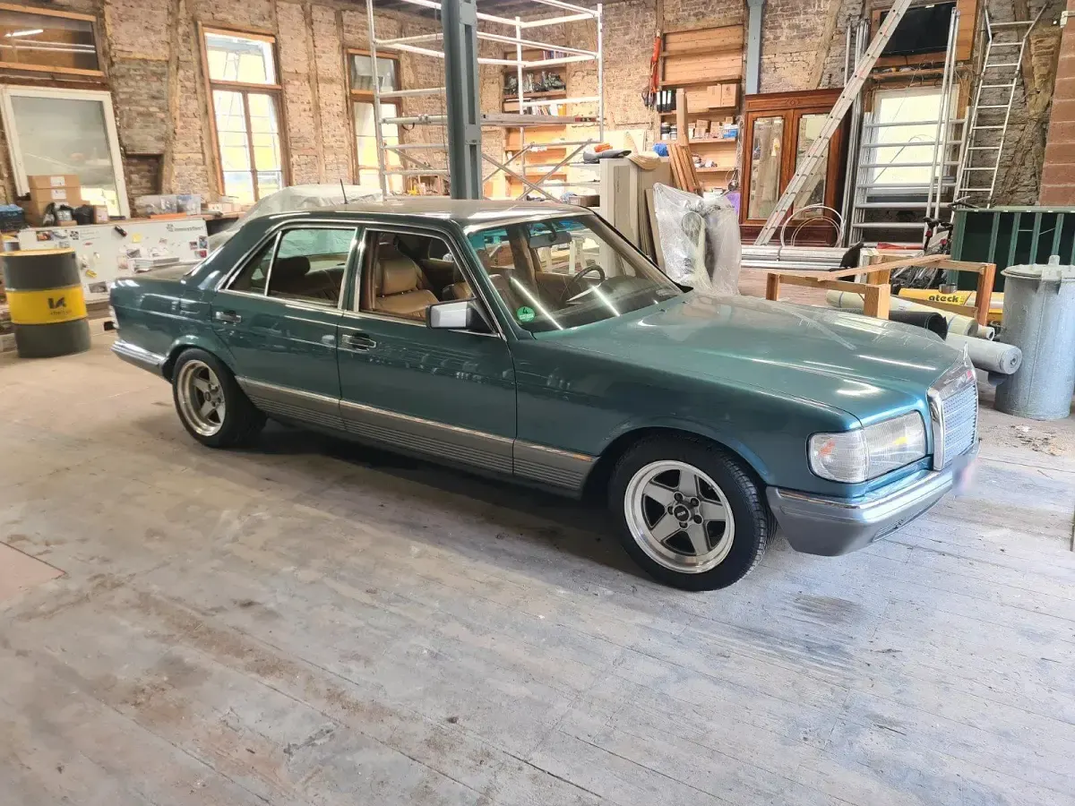 Gebraucht Mercedes 500 252 PS (185 kW) 1983 Grün Limousine