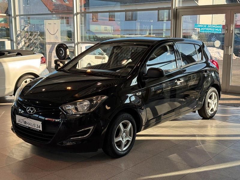 Gebraucht Hyundai i20 Style 75 PS (55 kW) 2014 Schwarz Kleinwagen