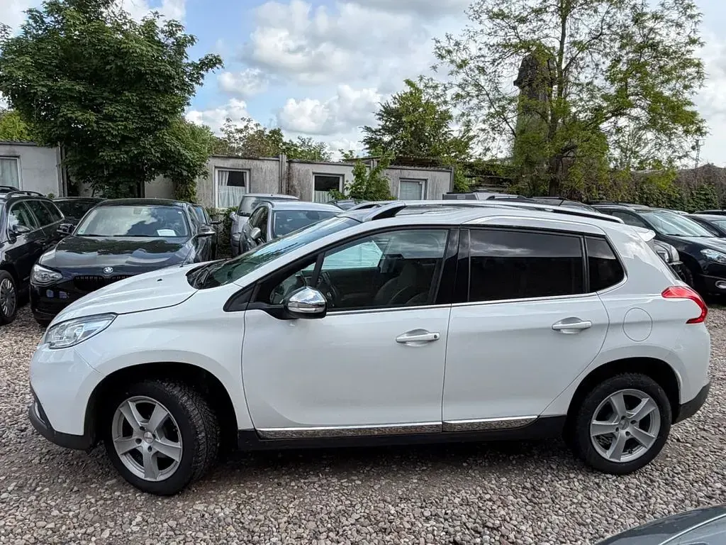 Gebraucht Peugeot 2008 Allure Top 110 PS (80 kW) 2016 Weiß SUV
