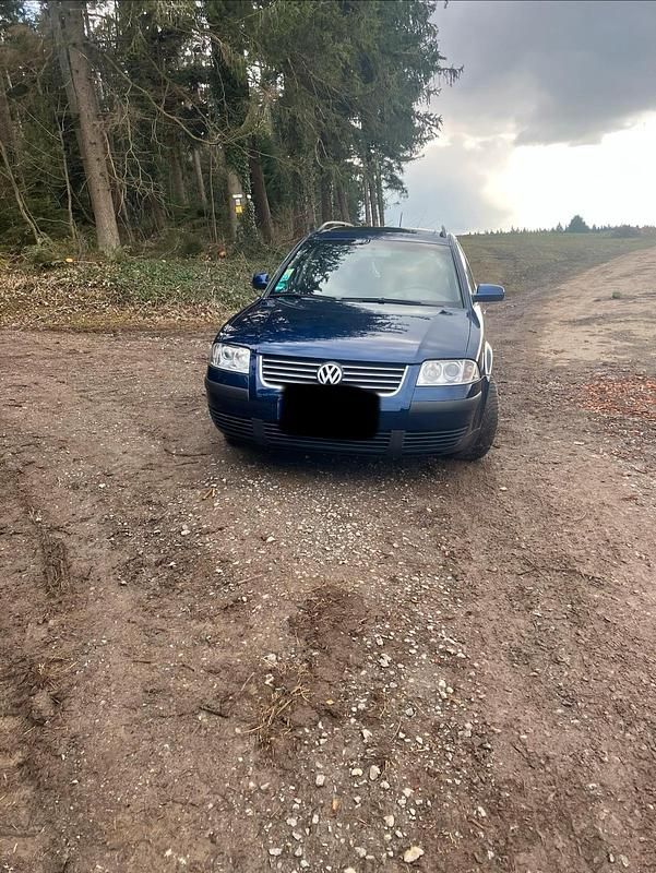 Gebraucht VW Passat 140 PS (102 kW) 2003 Blau Kombi