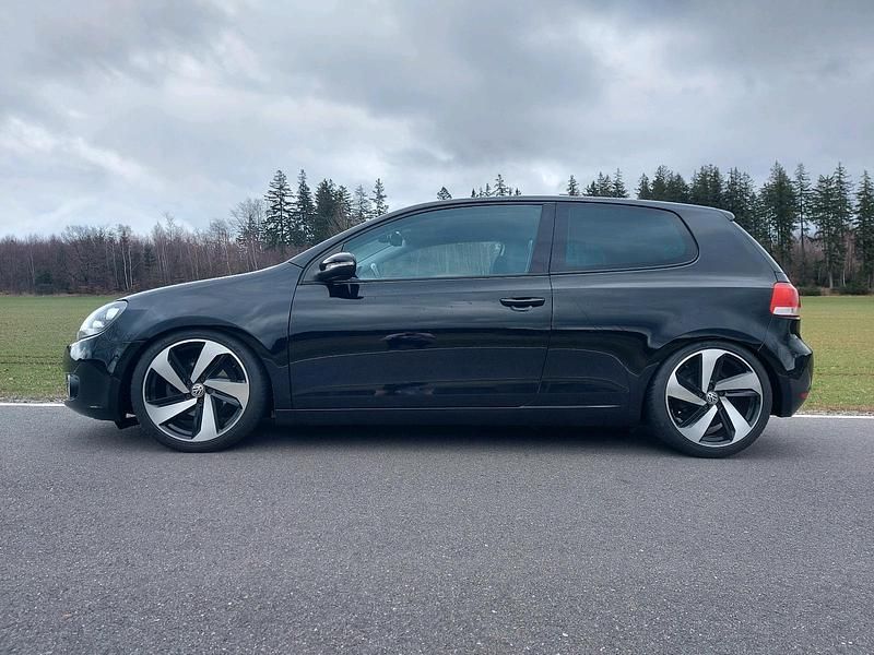 Gebraucht VW Golf 105 PS (77 kW) 2011 Schwarz Coupé