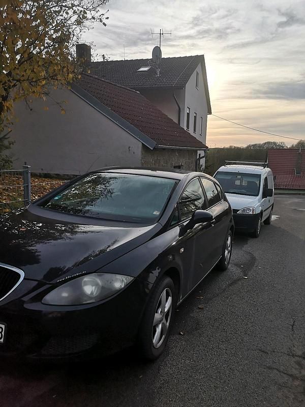 Schwarz Gebraucht 2009 Seat Leon Kleinwagen | 1.500 € (Superpreis) - Bild 1/4