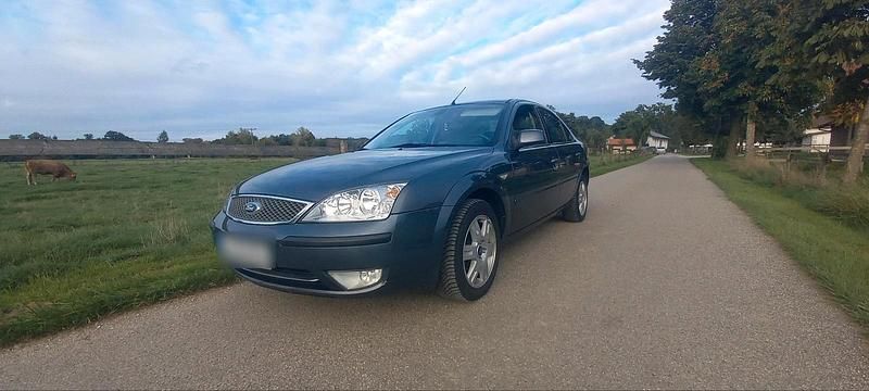 Grau Gebraucht 2004 Ford Mondeo Limousine | 1.100 € (Superpreis) - Bild 1/4