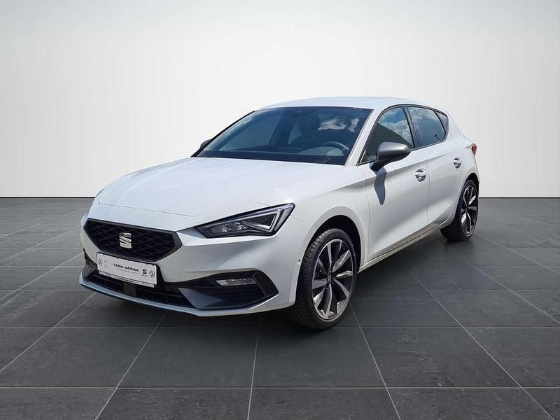Gebraucht Seat Leon FR 150 PS (110 kW) 2024 "nevada" weiss Limousine