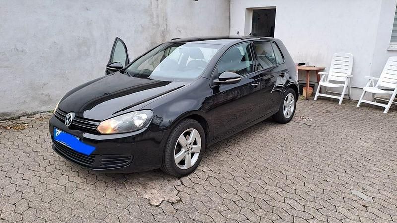 Schwarz Gebraucht 2011 VW Golf VI Limousine | 4.600 € (Etwas zu teuer) - Bild 1/4