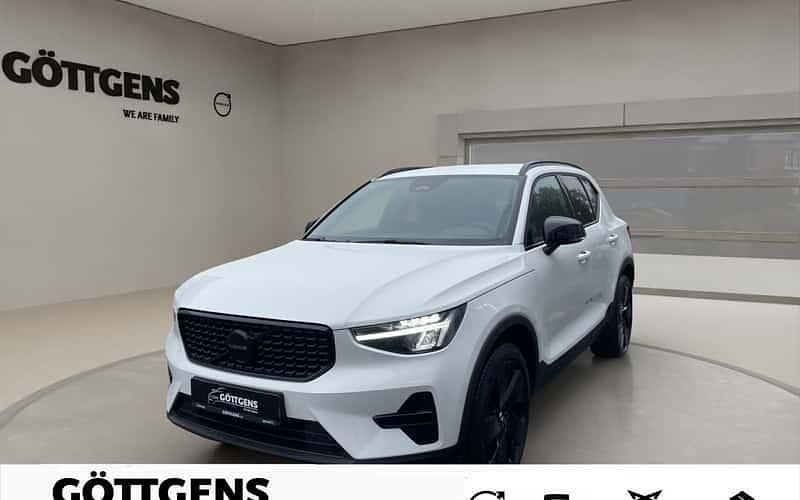 Weiß Neu 2025 Volvo XC40 Plus SUV | 42.960 € (Fairer Preis) - Bild 1/4