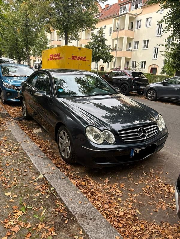 Schwarz Gebraucht 2002 Mercedes CLK240 Avantgarde Coupé | 4.400 € (Superpreis) - Bild 1/4