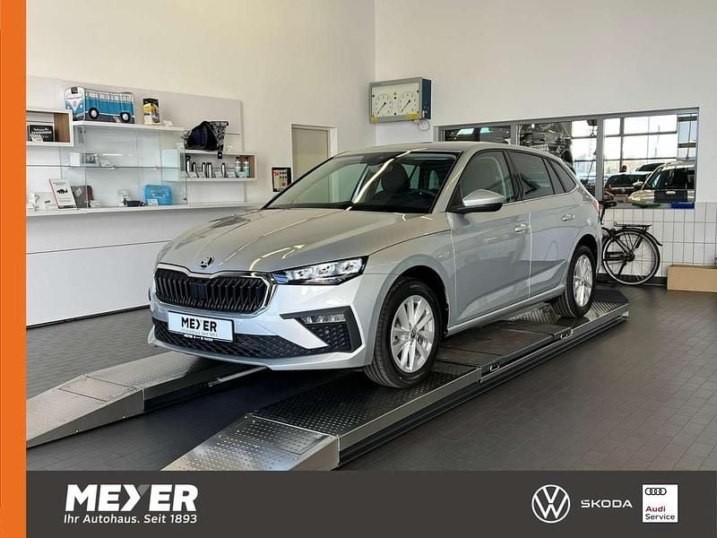 Brilliantsilber metallic Neu 2025 Skoda Scala Selection Kleinwagen | 25.990 € (Guter Preis) - Bild 1/4