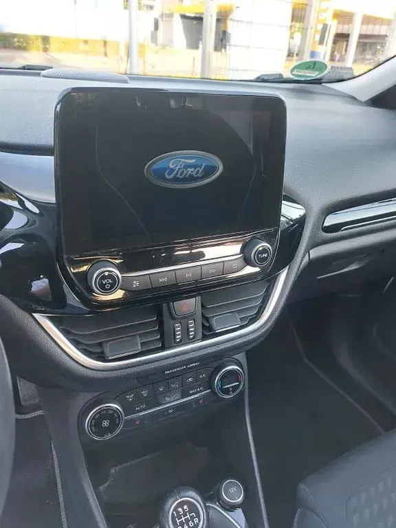 Gebraucht Ford Fiesta Active 101 PS (74 kW) 2018 Weiß Kleinwagen