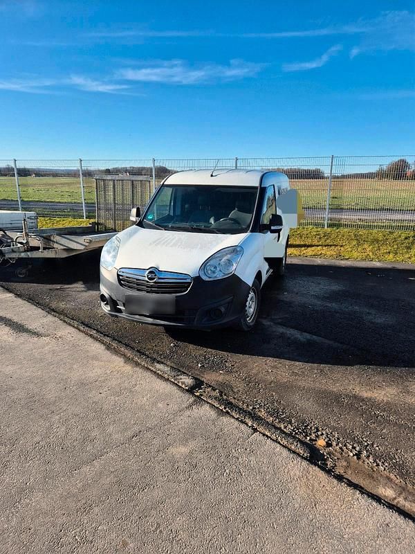 Gebraucht Opel Combo 90 PS (66 kW) 2013 Weiß Van / Kleinbus
