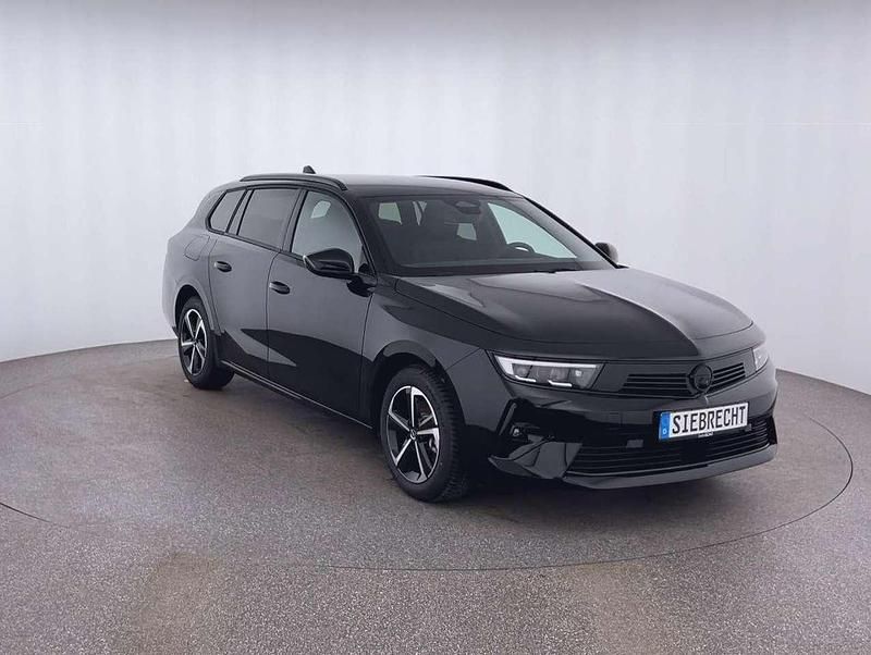 Neu Opel Astra 131 PS (96 kW) 2025 Schwarz Kombi