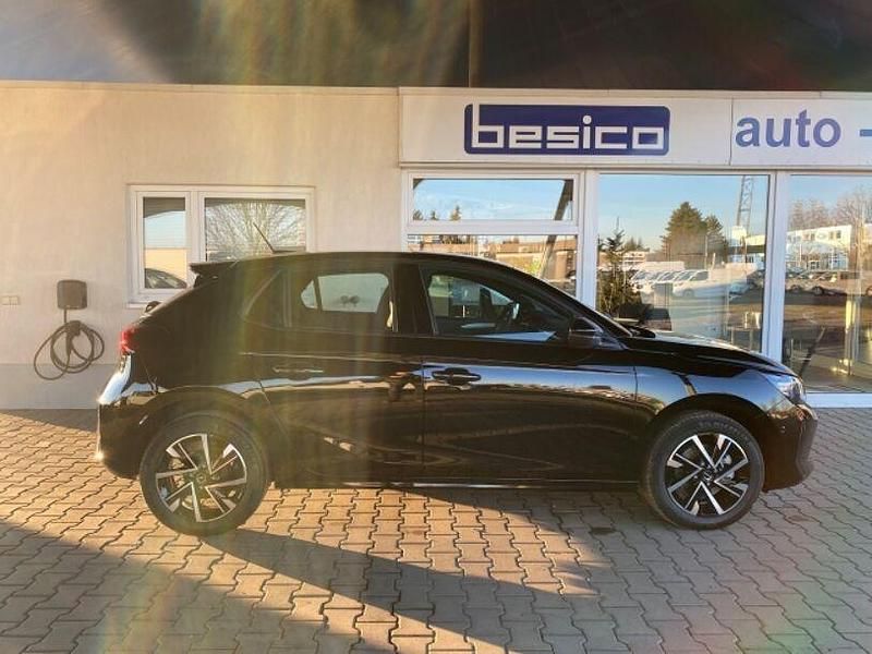 Neu Opel Corsa 101 PS (74 kW) 2025 Lackierung schwarz perla nera/ Kleinwagen