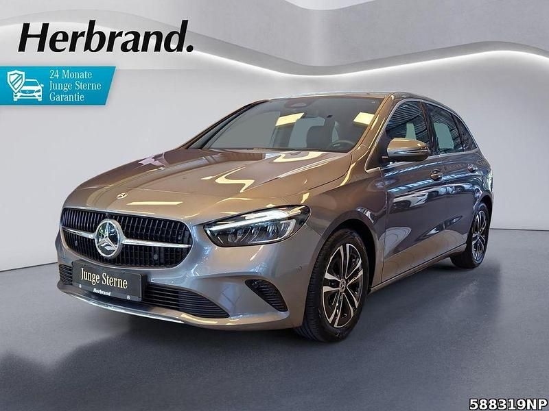 Metalliclack mountaingrau Gebraucht 2024 Mercedes B180 Advanced Van / Kleinbus | 29.980 € (Guter Preis) - Bild 1/4