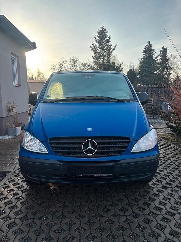 Blau Gebraucht 2009 Mercedes Vito Van | 4.999 € - Bild 1/4