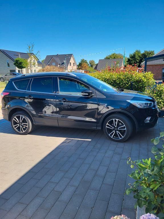Schwarz Gebraucht 2018 Ford Kuga Titanium SUV | 8.990 € (Superpreis) - Bild 1/4