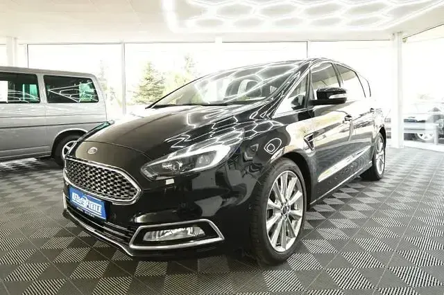 Second-hand Ford S-MAX S 240 CP (176 kW) 2017 Negru Monovolum