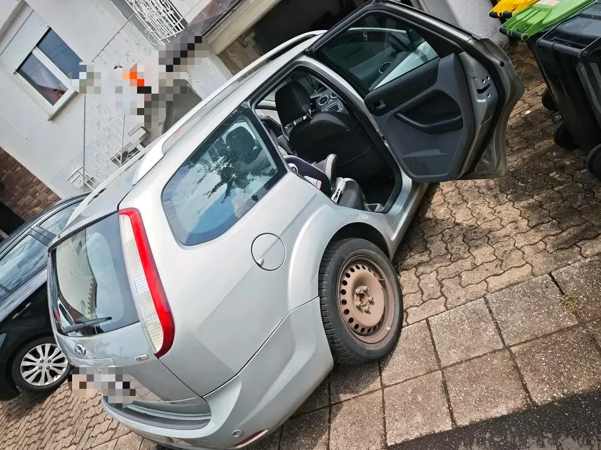 Gebraucht Ford Focus 109 PS (80 kW) 2010 Kombi