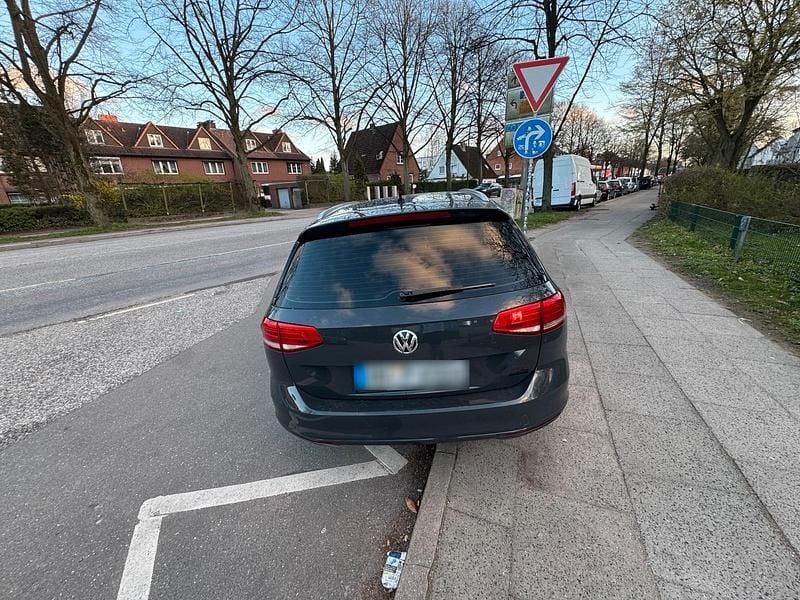 Gebraucht VW Passat 150 PS (110 kW) 2019 Blau Kombi