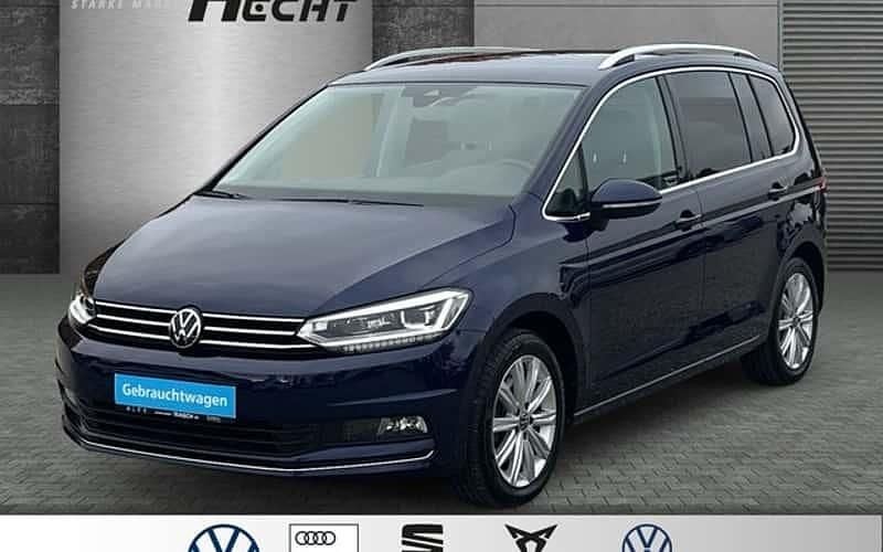 Blau Gebraucht 2024 VW Touran Highline Van / Kleinbus | 31.980 € (Fairer Preis) - Bild 1/4