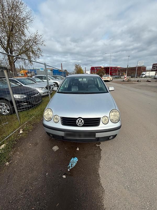 Gebraucht VW Polo 75 PS (55 kW) 2002 Silber Kleinwagen