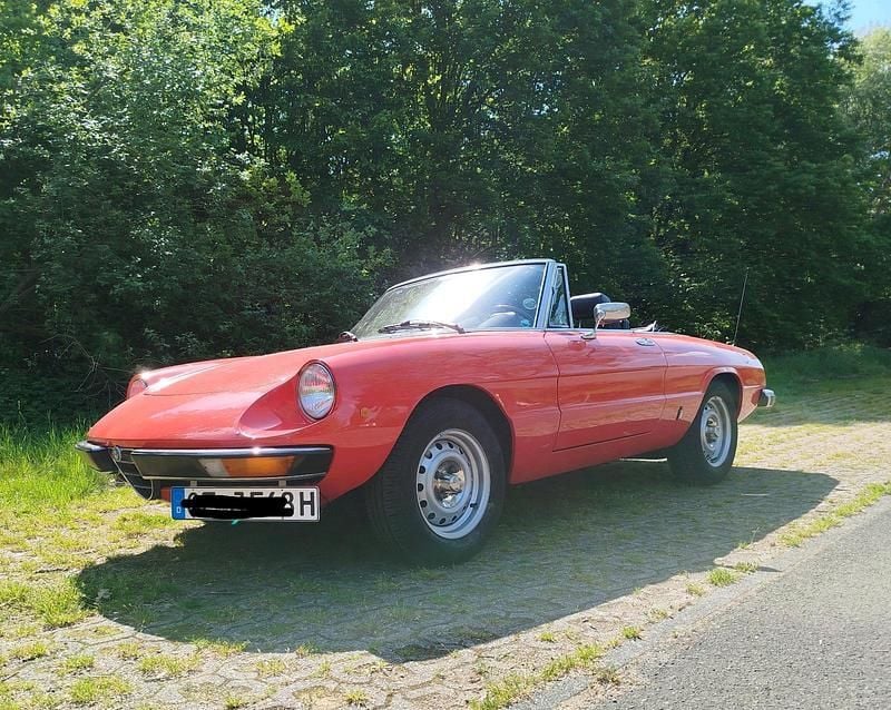 Gebraucht Alfa Romeo Spider Veloce 126 PS (92 kW) 1979 Rot Cabrio
