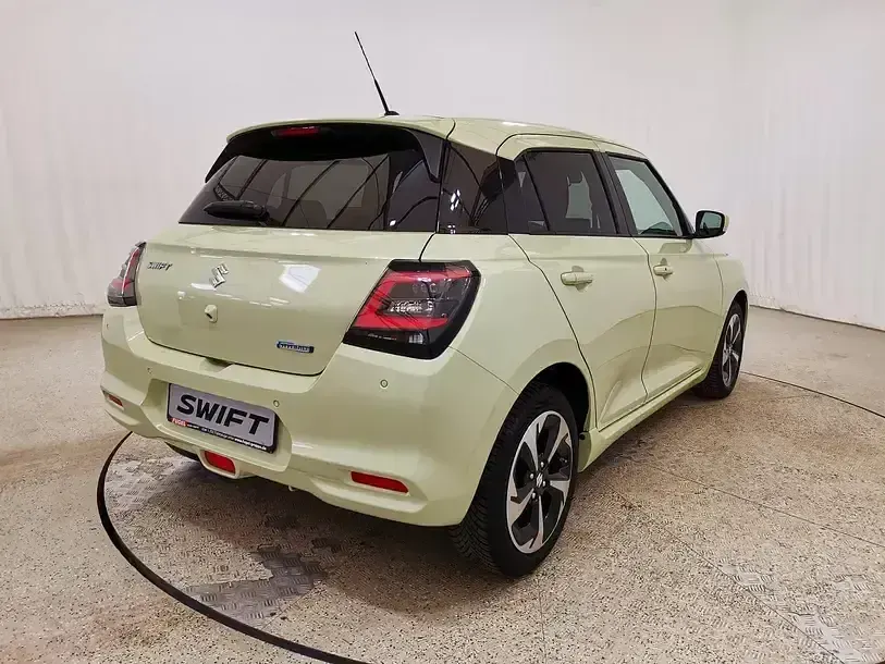 Używany Suzuki Swift Comfort+ 83 KM (61 kW) 2025 Żółty Hatchback