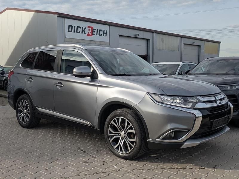 Grau Gebraucht 2015 Mitsubishi Outlander Plus SUV | 10.450 € (Superpreis) - Bild 1/4