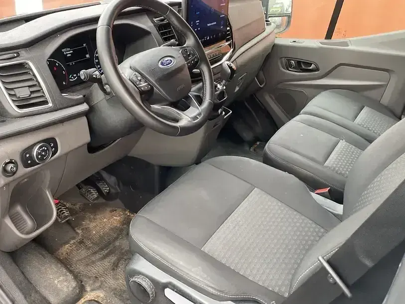 Gebraucht Ford Transit Trend 131 PS (96 kW) 2023 Weiß Van