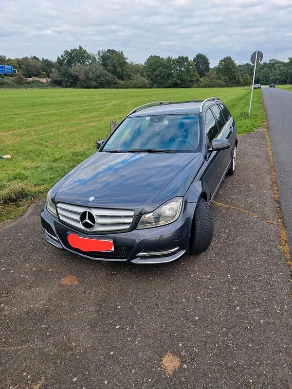 Gebraucht Mercedes C220 170 PS (125 kW) 2013 Grau Kombi
