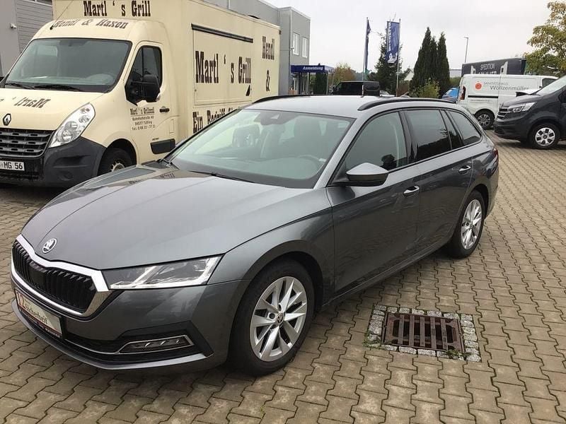 Grau Gebraucht 2022 Skoda Octavia Style Kombi | 17.900 € (Superpreis) - Bild 1/4