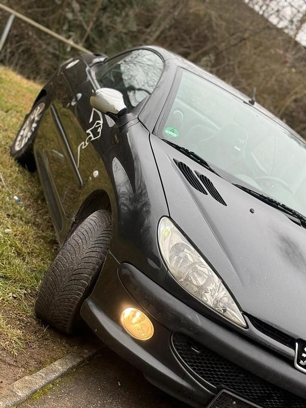 Gebraucht Peugeot 206 CC 109 PS (80 kW) 2006 Schwarz Cabrio