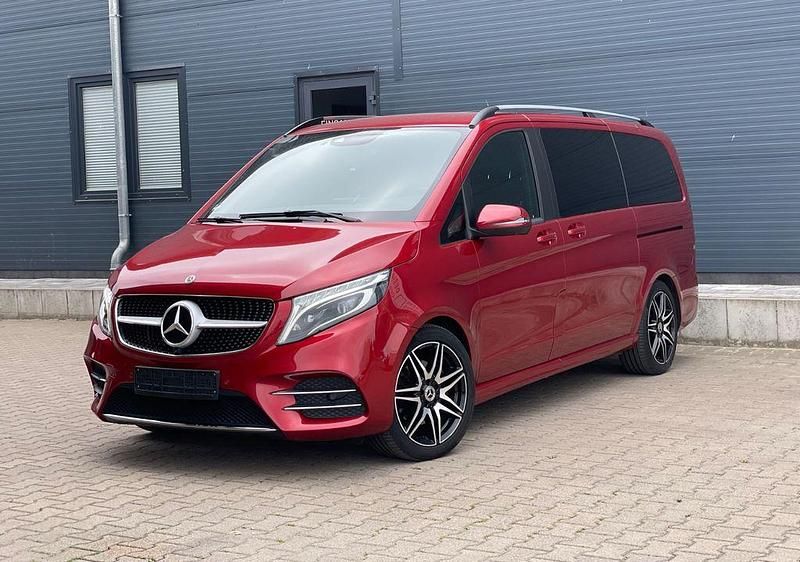 Rot Gebraucht 2019 Mercedes V250 Sport Van / Kleinbus | 43.900 € (Etwas zu teuer) - Bild 1/4